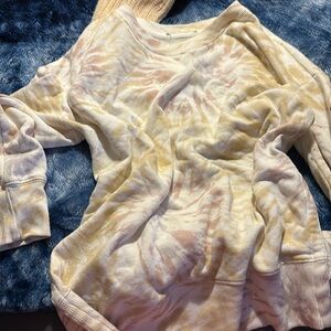 Comfy sweater with sizes cut